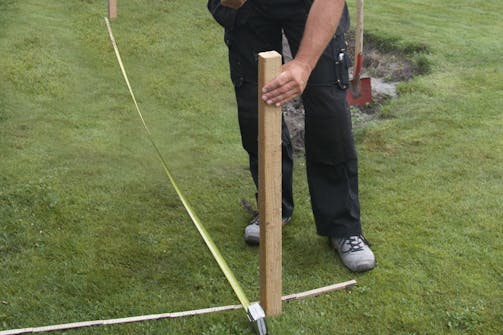Træterrasse konstruktion: Solid og stabil bund under træterrassen Træterrasse konstruktion: Solid og stabil bund under træterrassen